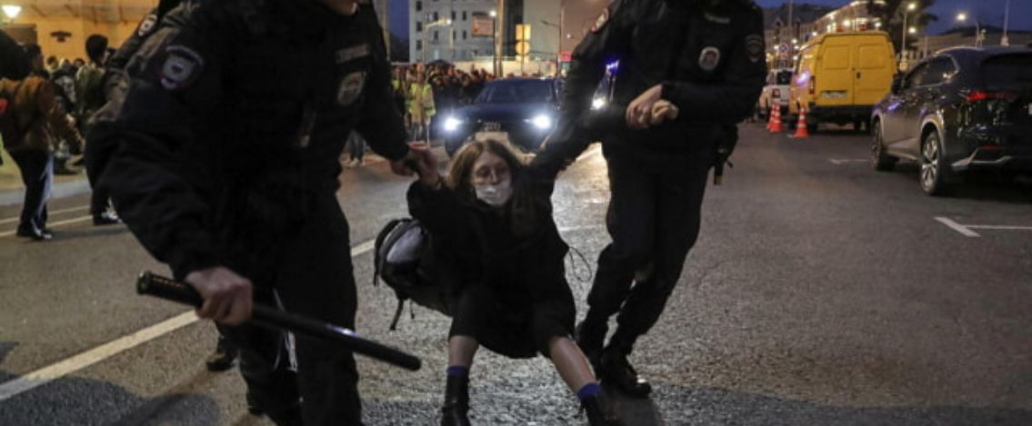 Russia avvia la mobilitazione, ma nel Paese scoppiano le proteste